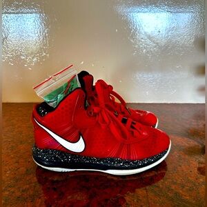 Nike LeBron 8 V/2